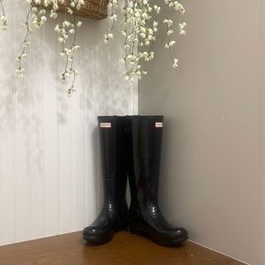 Hunter Tall Black Gloss Rain Boots